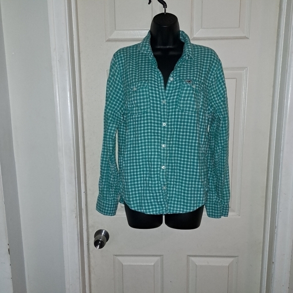 Hollister Tops - Hollister button Down Blouse size medium